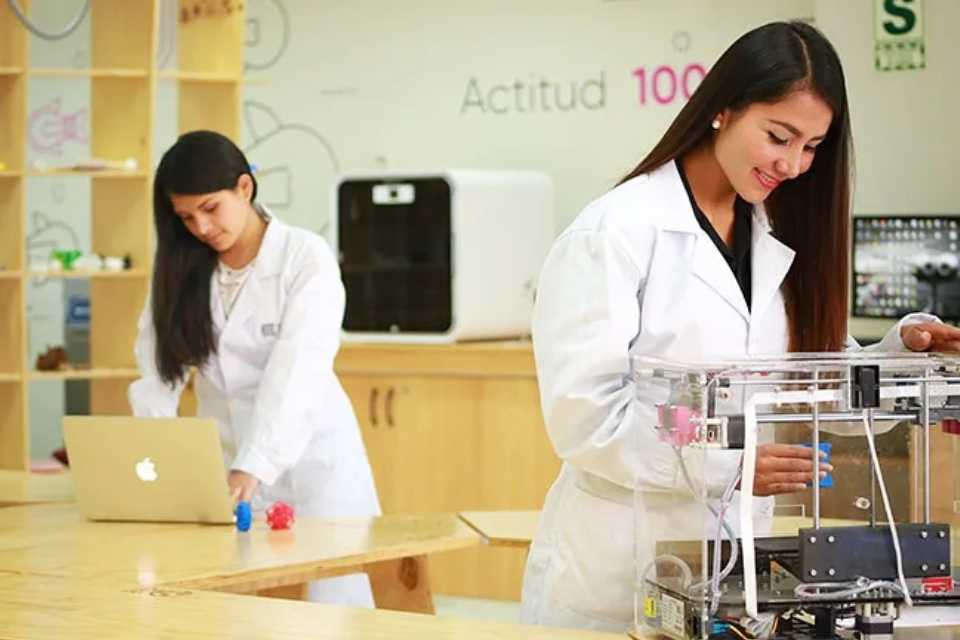 Universidad Continental obtiene 37 premios en certamen de inventos de mujeres en Corea del Sur