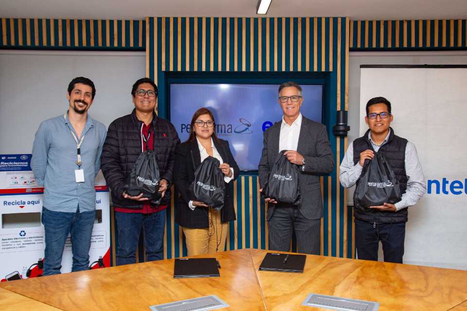 Entel y Perúfarma impulsan el reciclaje responsable