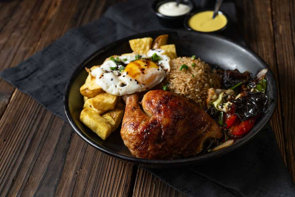 ¿Pollo a la brasa con sabor chifa?