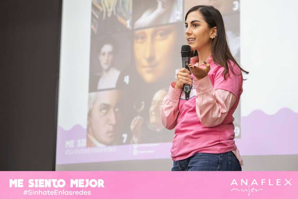 6 de 10 niñas en Perú sufren ciberbullying