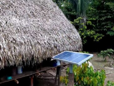 ACCIONA.ORG: Extiende servicio eléctrico en Amazonía