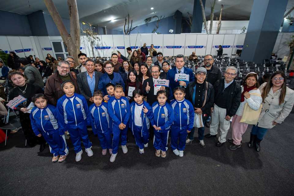 FIL Lima 2025: Presentan colección Populibros CASLIT