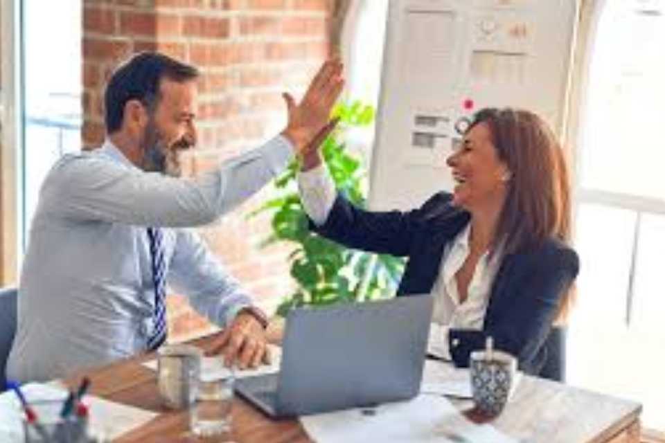 Comunicar bien también es liderar: 8 hacks para manejar el cambio con éxito