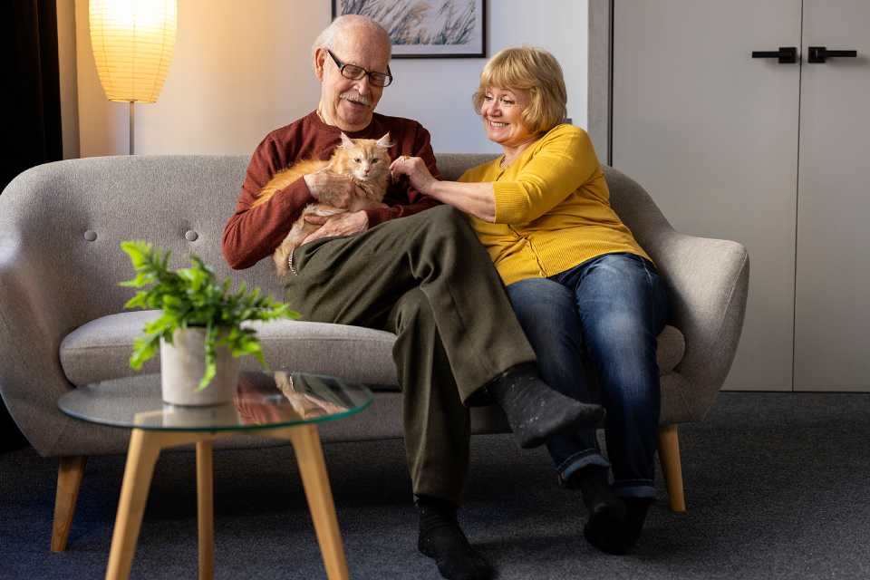 Día del Adulto Mayor: ¿Cómo garantizar la seguridad de un adulto mayor en el hogar?