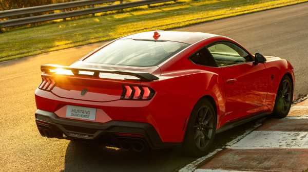 Mustang Dark Horse: Diseño, potencia y adrenalina