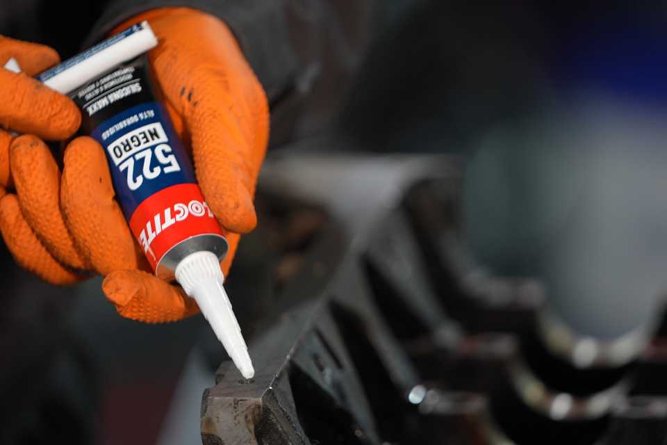 Henkel lanza silicona Loctite para autos en Perú