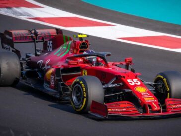 Racing Challenge by Lenovo junto a pc Factory