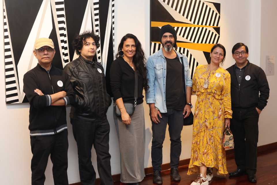 14 artistas exploran la fuerza del blanco y negro en Casa Tambo