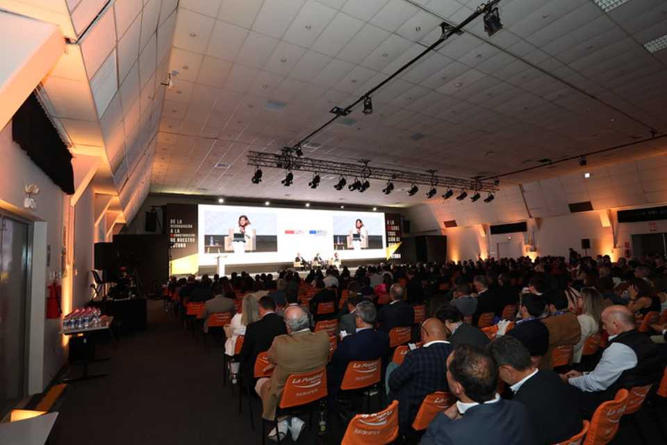 CADE Ejecutivos 2025: Debate sobre la crisis de confianza