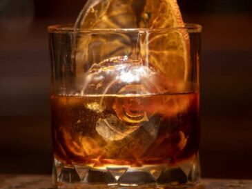 El Bar Inglés celebra la Semana del Negroni con experiencias únicas y música en vivo