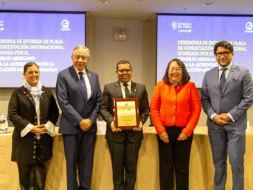 Escuela de Medicina Humana de la UDEP recibe acreditación