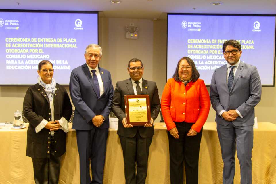 Escuela de Medicina Humana de la UDEP recibe acreditación