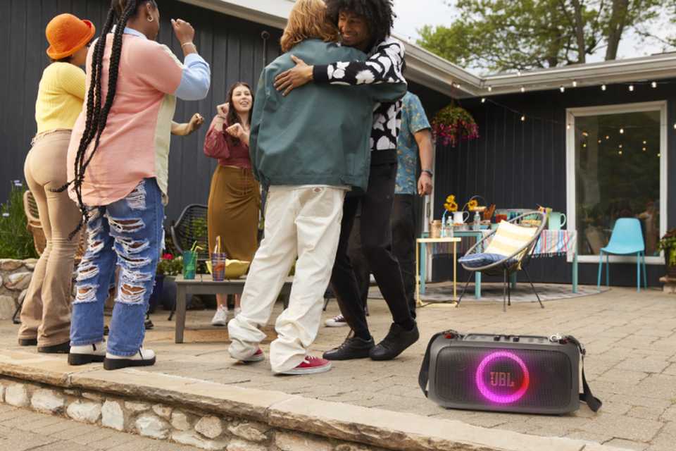 Innova en tus planes sociales con estas nuevas propuestas musicales durante la primavera