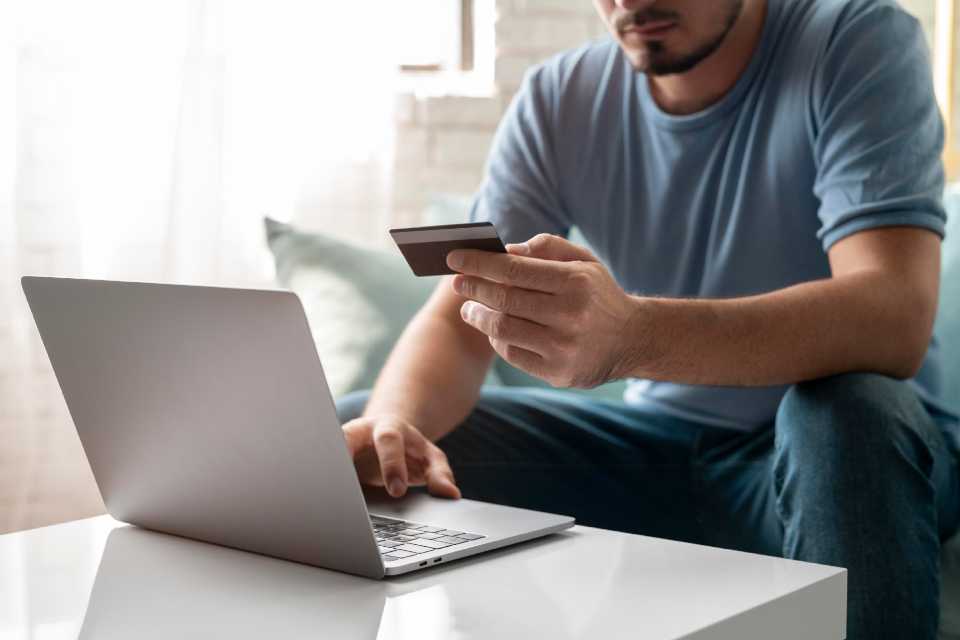 Lanzamiento del iPhone 17 desata ola de estafas