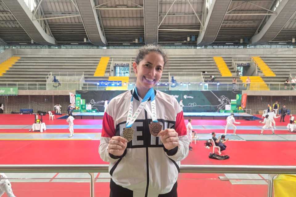 María Luisa Doig conquista el Sudamericano de Esgrima 2025 en Medellín