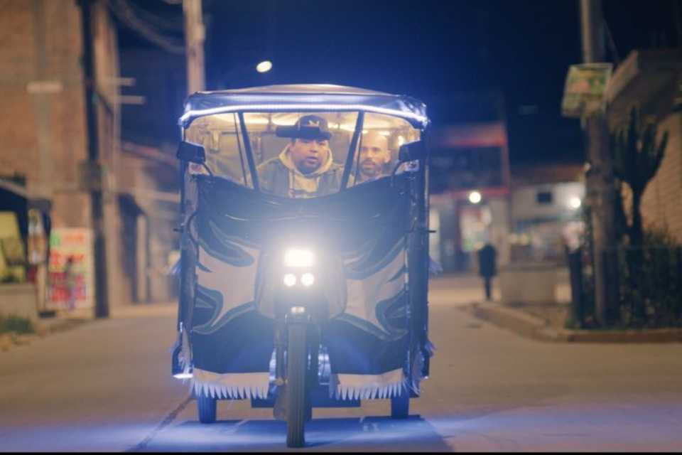 Película peruana ALFA Y BRAVO