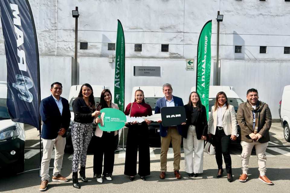 Arval incorpora más de 100 Ram V700 en su flota para potenciar las operaciones del Grupo Cobra