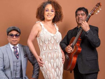 Ebelin Ortiz en homenaje a Victoria Santa Cruz