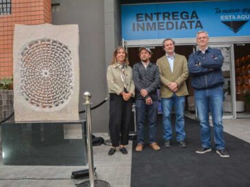 “La Rueca”: escultura del artista Rodrigo Zúñiga