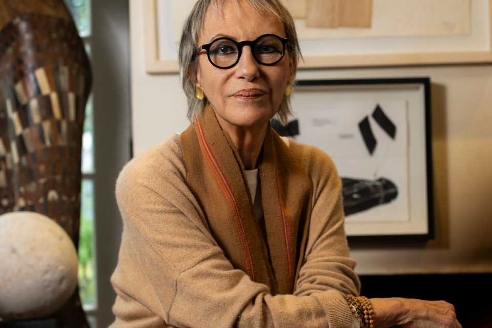 Luz María Buse debuta en la literatura