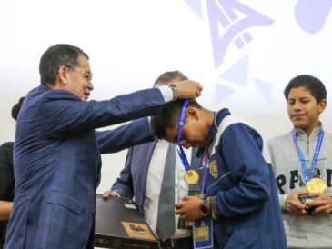 Minedu premia a los mejores matemáticos del Perú