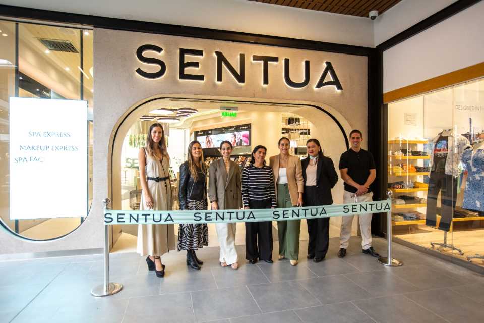 Perfumerías Unidas evoluciona y presenta Sentua