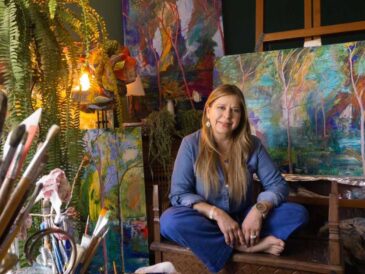 Pintora peruana Liz Ángeles apertura su muestra Espejismos