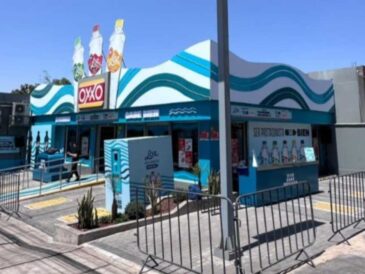 Agua LOA y OXXO en el sur del Perú