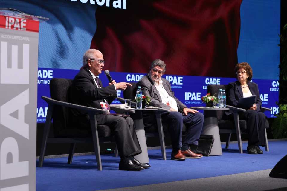 CADE Ejecutivos 2025: Alfonso López Chau presenta propuestas