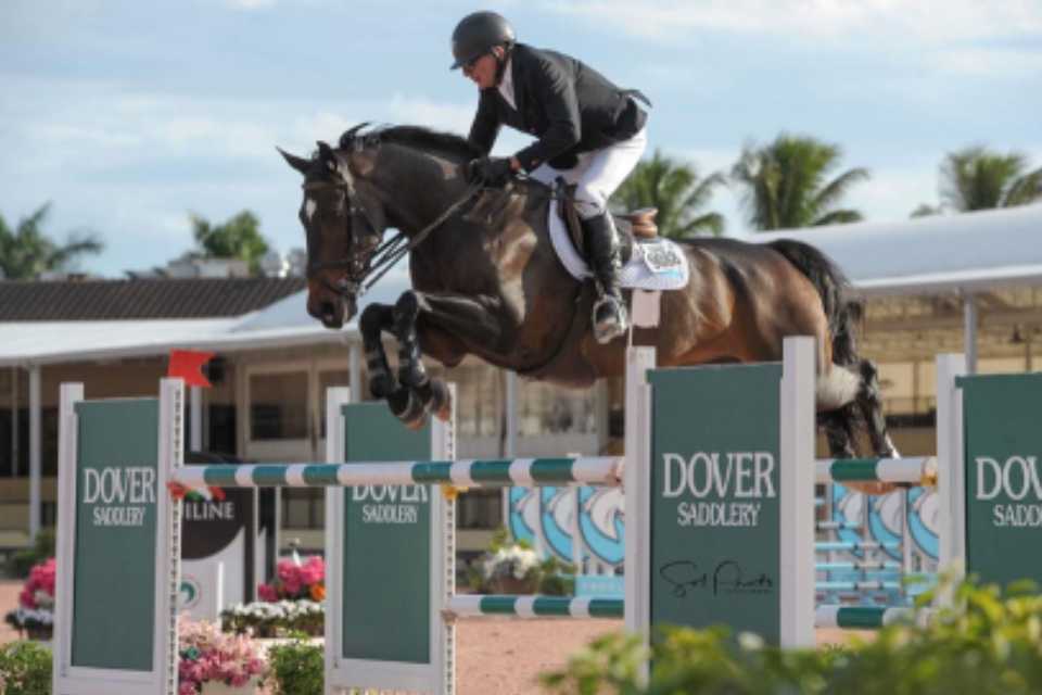 Carlos Quiñones rumbo a los Juegos Bolivarianos 2025