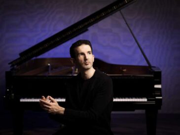 Emmanuel Despax se alista para su debut en el Teatro Municipal