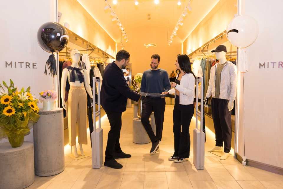 Mitre renueva su tienda en el Jockey Plaza