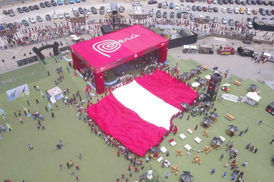 PROMPERÚ en la Fan Zone de la Final CONMEBOL Libertadores 2025