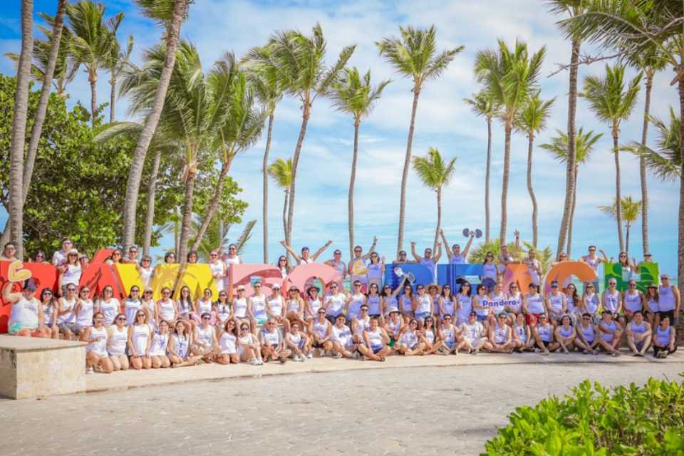 Pandero viaja:  160 colaboradores en convención a Punta Cana