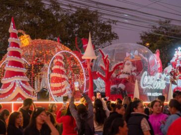 Toma una COCA-COLA. Vive el espíritu navideño