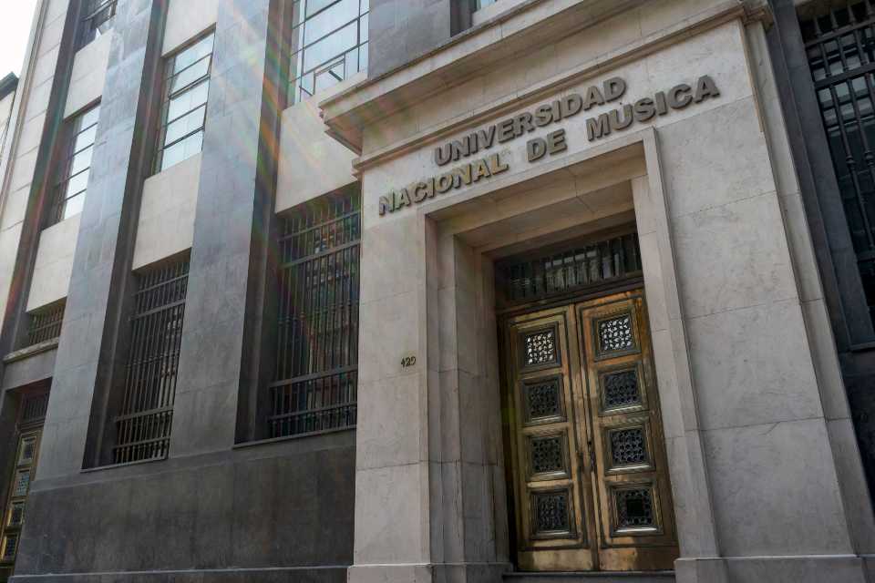 Universidad Nacional de Música obtiene Licenciamiento