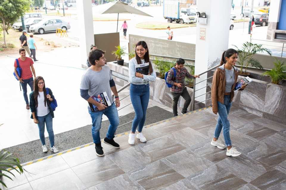 ¿Ya terminaste tus clases de inglés?