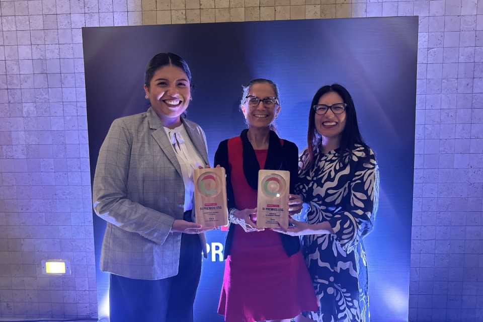 Claro Perú obtiene doble reconocimiento