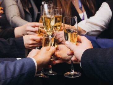 Cómo comportarte en las fiestas empresariales de fin de año