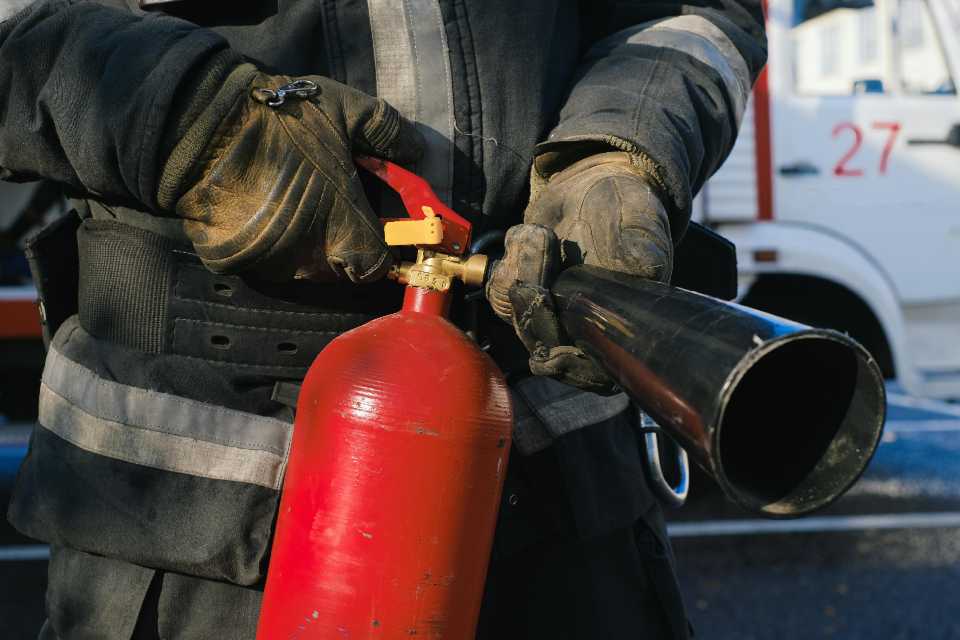 Cómo prevenir incendios en fiestas de fin de año