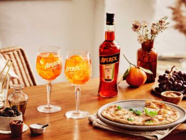 La mesa ideal para jóvenes es con Aperol Spritz