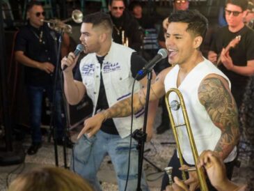 Jeff Gaván lanza “Mix Fiebre 2000”, una propuesta en vivo con sello tropi-pop