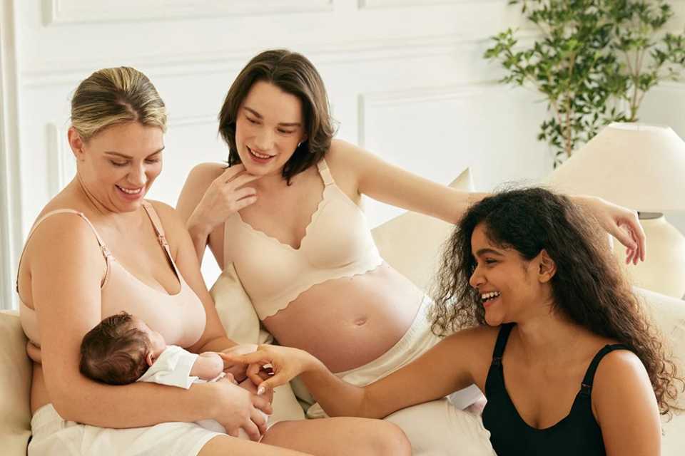 Momcozy presenta en Perú el Air1, un extractor de leche wearable