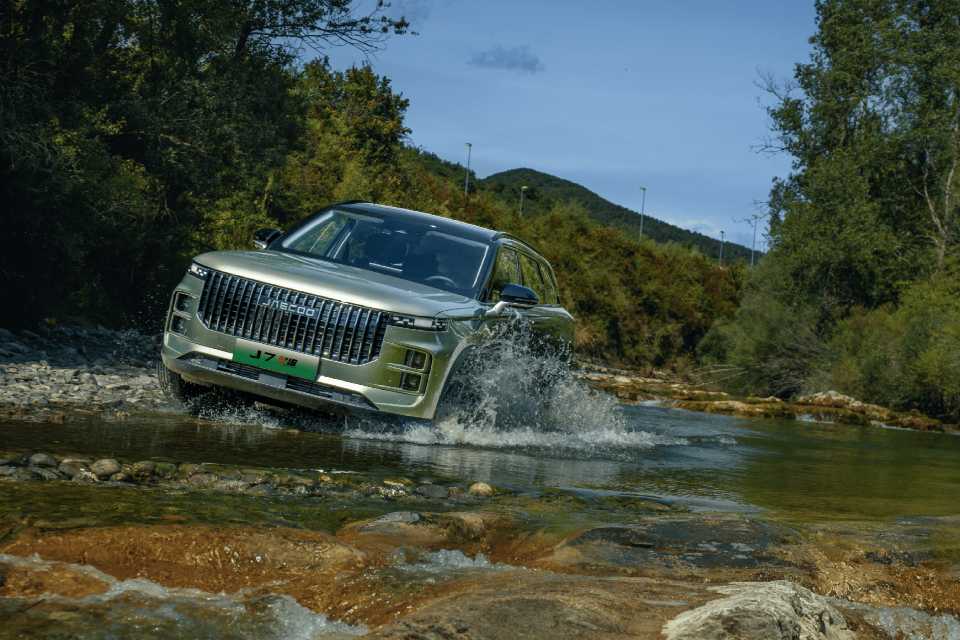 OMODA & JAECOO traerán al Perú híbridos con autonomía de infarto