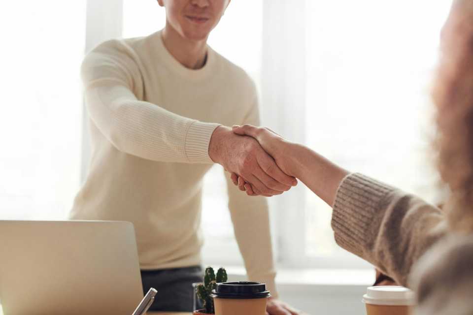 Primer día de trabajo: claves para causar una buena impresión