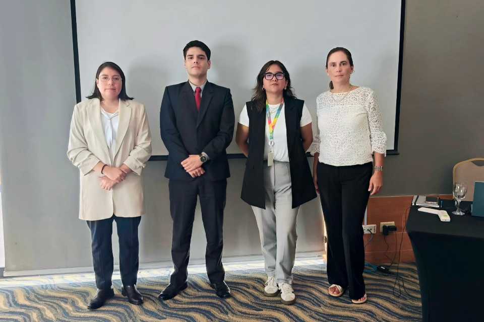 Taxis por aplicativo: Brechas en derechos del consumidor en Perú