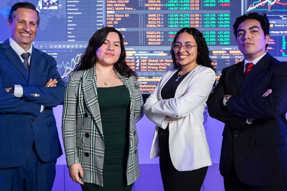 Universidad de Lima lidera en el Bloomberg Global Trading Challenge