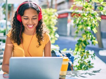 5 herramientas digitales para emprender en verano 2026