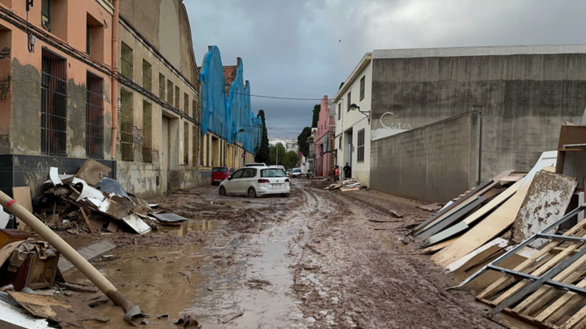 Apps y chatbots para activar tu seguro tras lluvias en Perú 