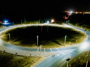 Aunor impulsa infraestructura vial inteligente con energía solar en 2026